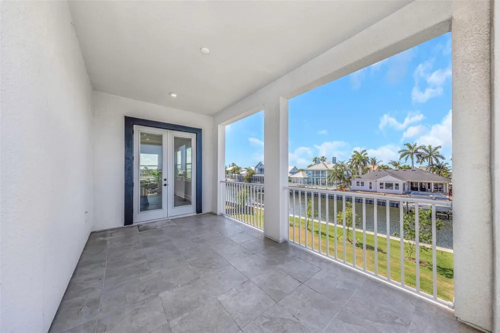 1016 SIGNET DRIVE Apollo Beach, FL 33572