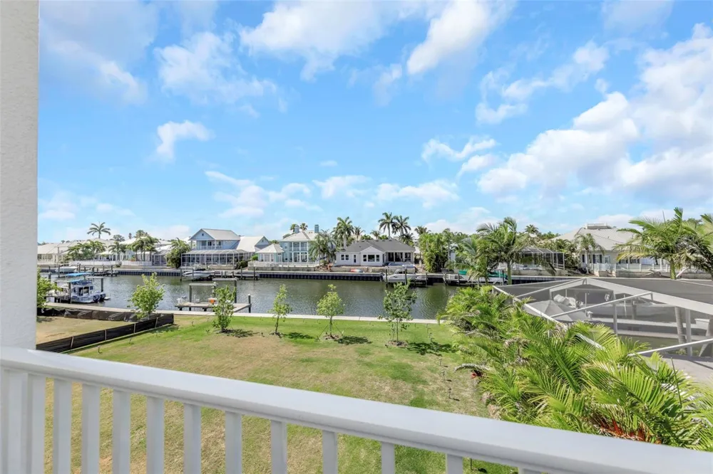 1016 SIGNET DRIVE Apollo Beach, FL 33572