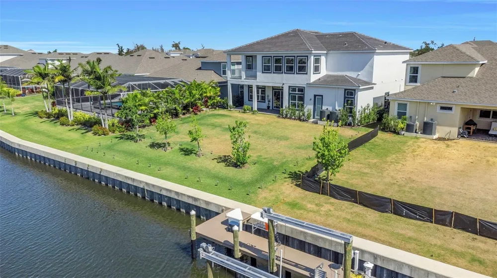 1016 SIGNET DRIVE Apollo Beach, FL 33572