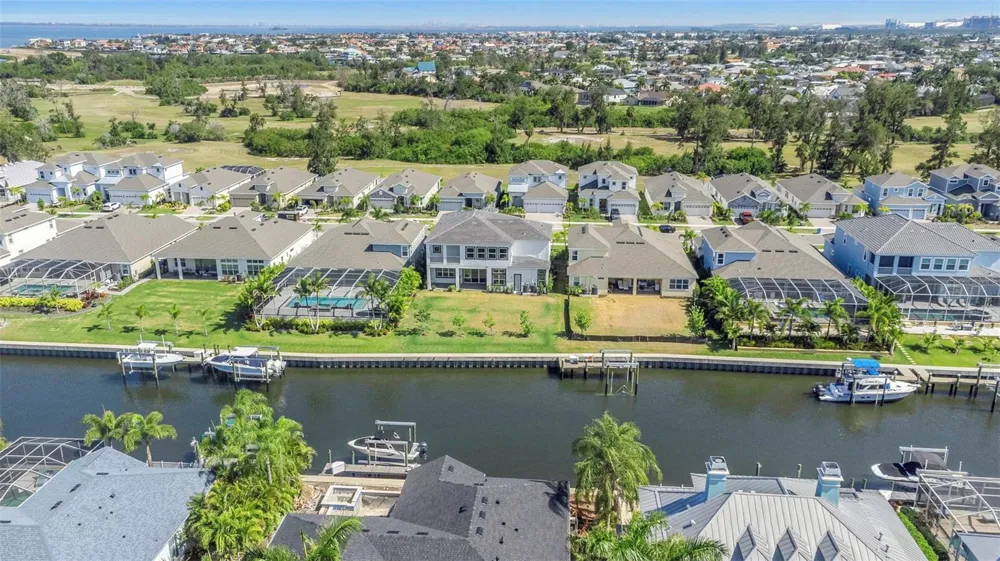 1016 SIGNET DRIVE Apollo Beach, FL 33572