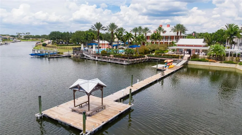 1016 SIGNET DRIVE Apollo Beach, FL 33572