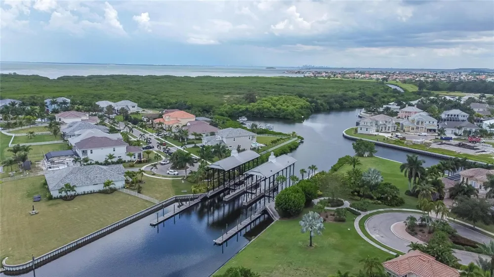 1016 SIGNET DRIVE Apollo Beach, FL 33572