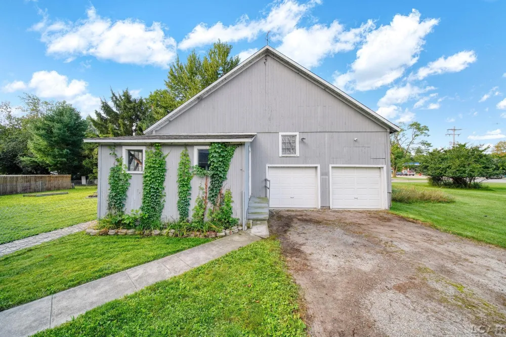 506 E Logan Street Tecumseh City, MI 49286