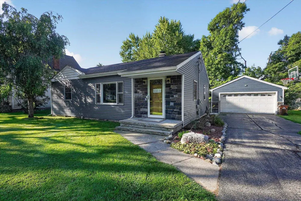 616 E Grand River Road Laingsburg City, MI 48848