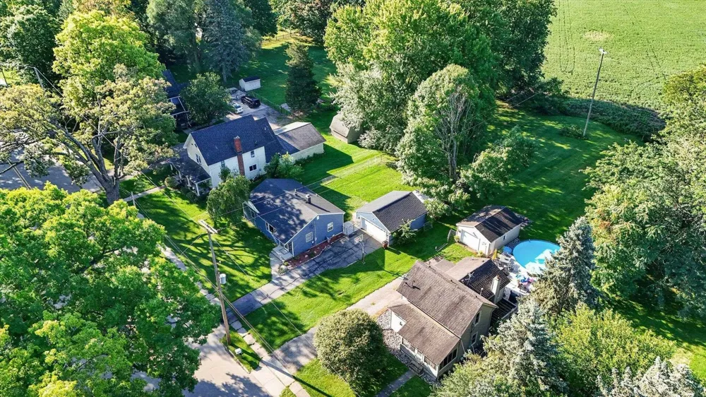 616 E Grand River Road Laingsburg City, MI 48848