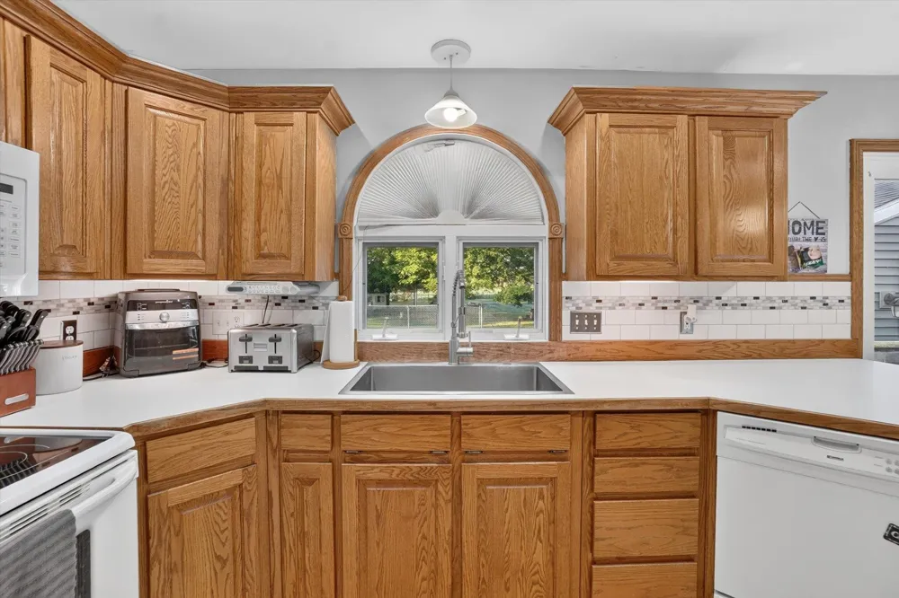 616 E Grand River Road Laingsburg City, MI 48848