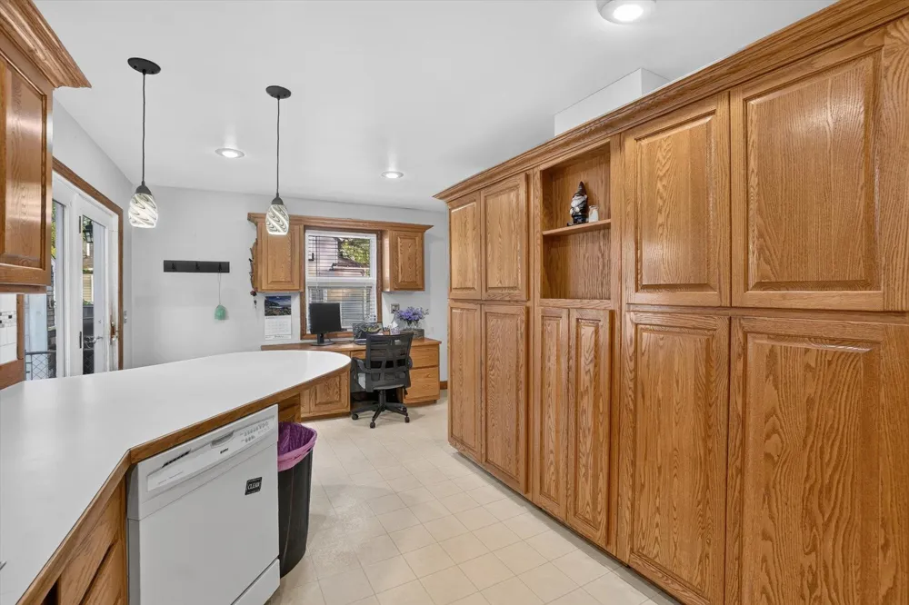 616 E Grand River Road Laingsburg City, MI 48848