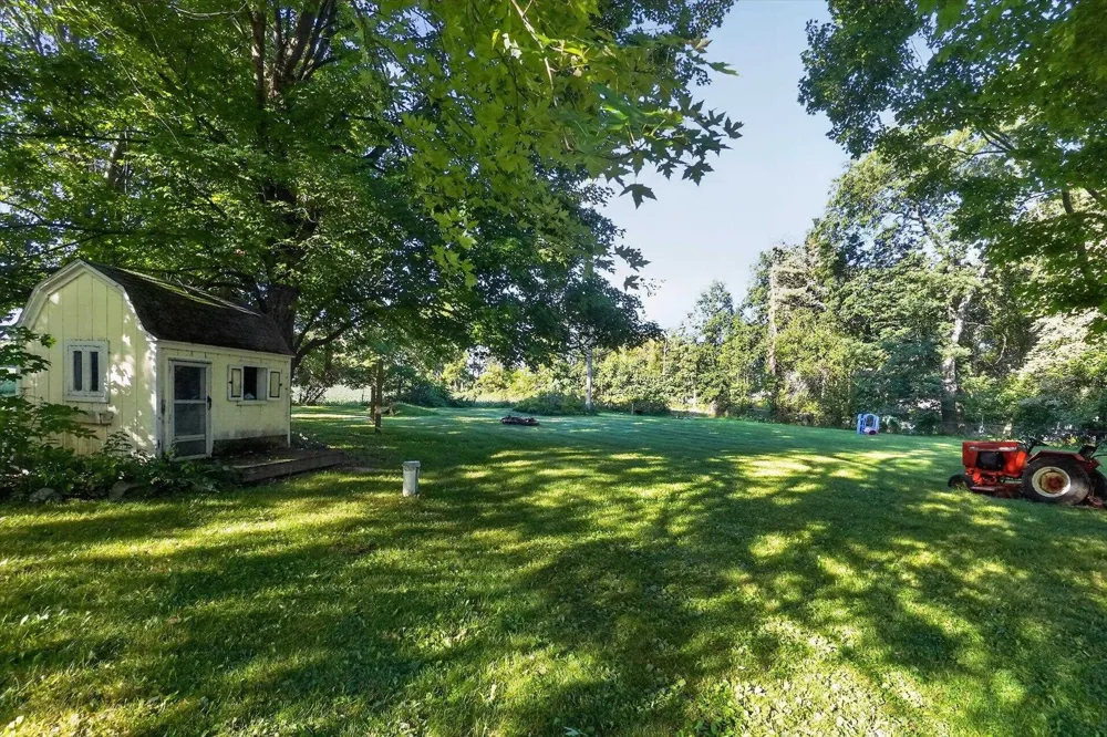 616 E Grand River Road Laingsburg City, MI 48848