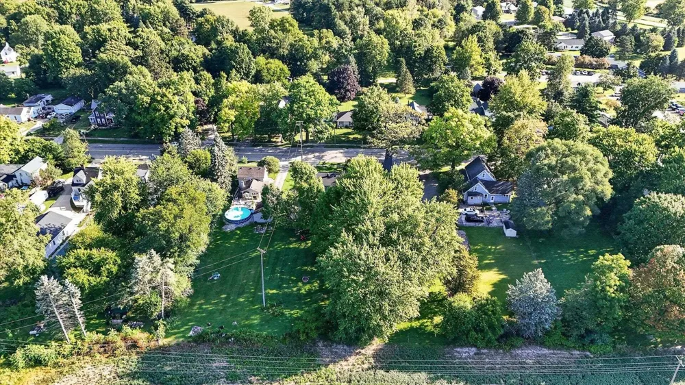 616 E Grand River Road Laingsburg City, MI 48848