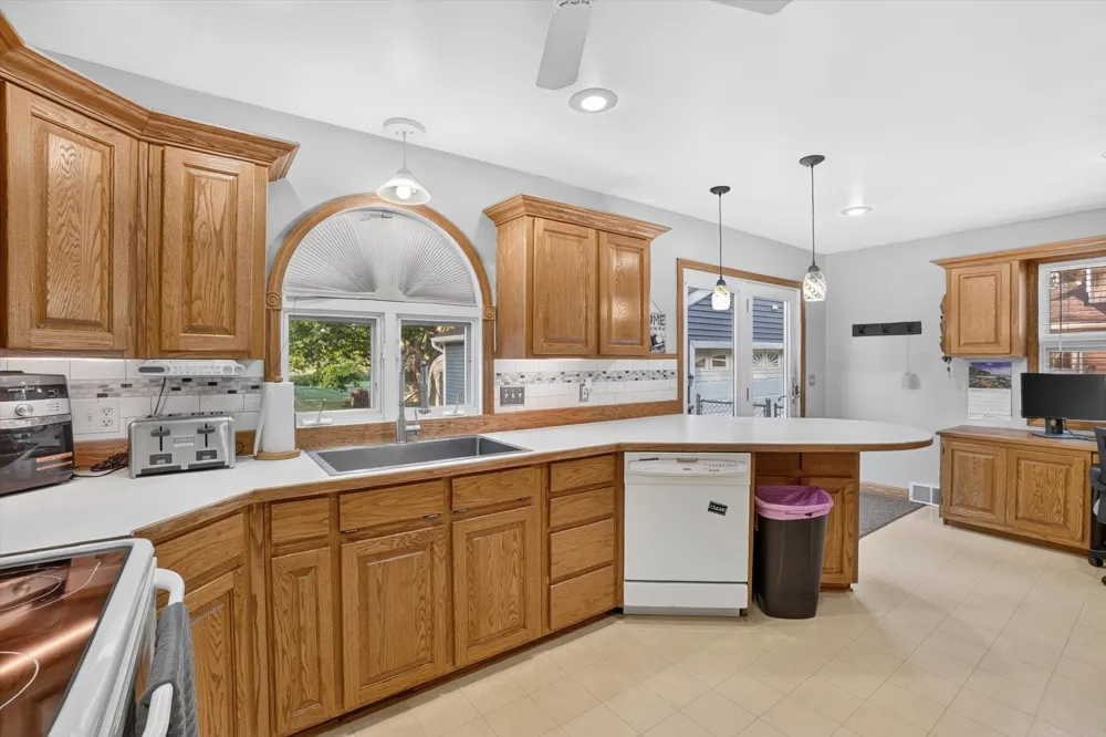 616 E Grand River Road Laingsburg City, MI 48848
