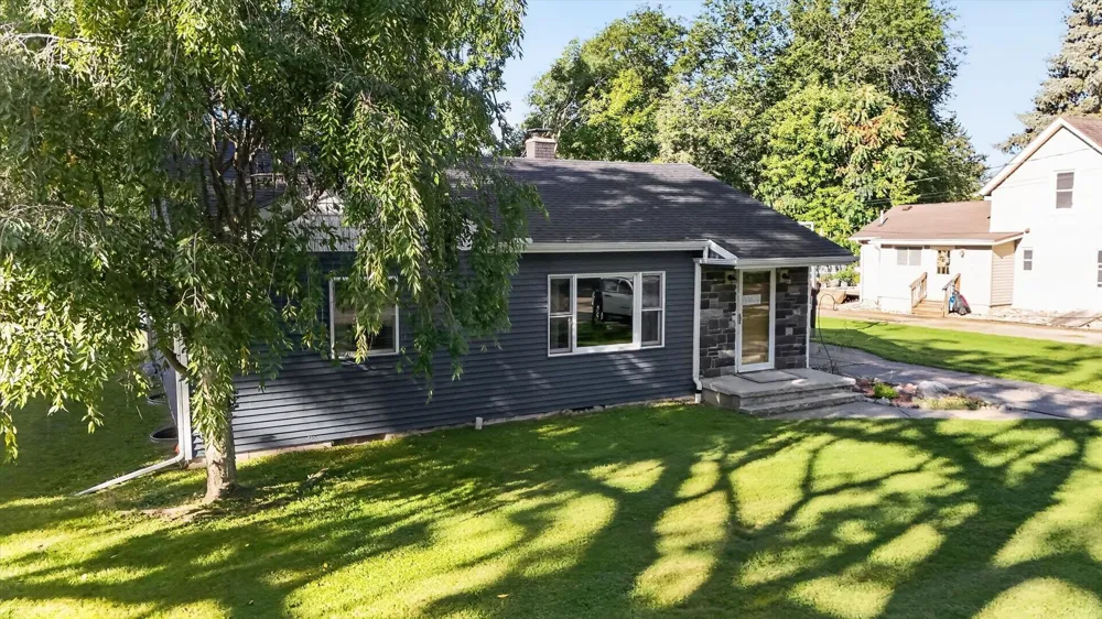 616 E Grand River Road Laingsburg City, MI 48848
