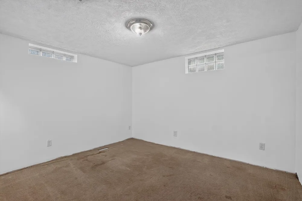 616 E Grand River Road Laingsburg City, MI 48848