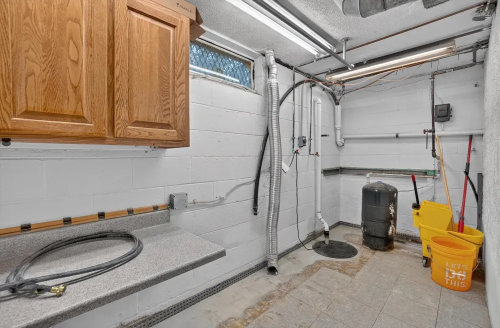 616 E Grand River Road Laingsburg City, MI 48848