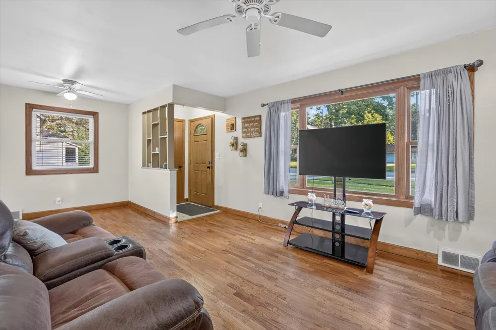 616 E Grand River Road Laingsburg City, MI 48848