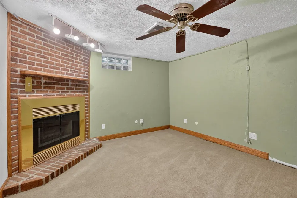 616 E Grand River Road Laingsburg City, MI 48848