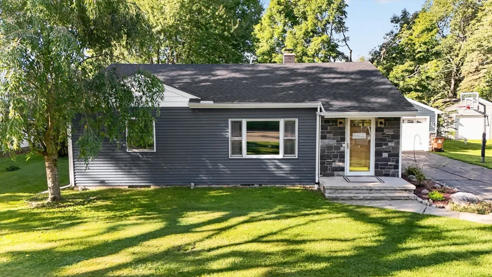 616 E Grand River Road Laingsburg City, MI 48848
