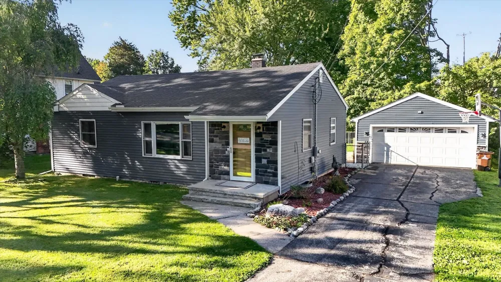 616 E Grand River Road Laingsburg City, MI 48848