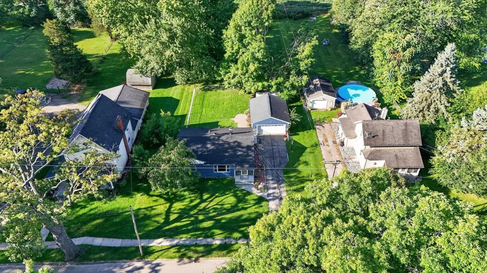 616 E Grand River Road Laingsburg City, MI 48848