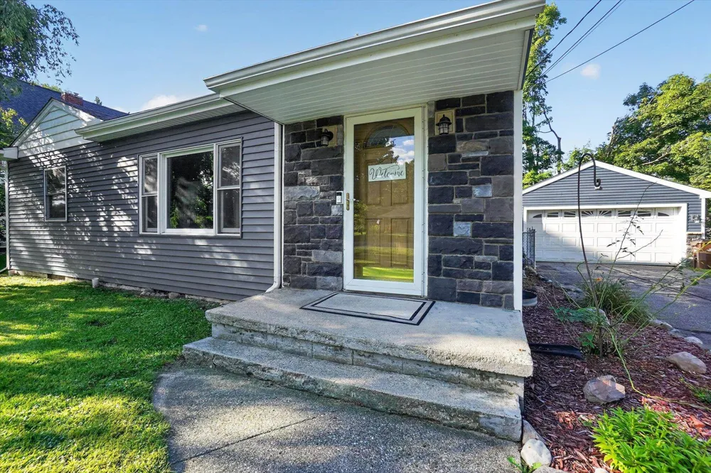 616 E Grand River Road Laingsburg City, MI 48848