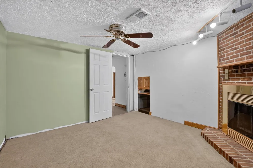 616 E Grand River Road Laingsburg City, MI 48848