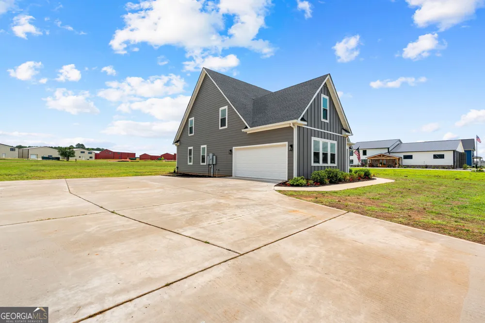 404 Whipple AVE Williamson, GA 30292