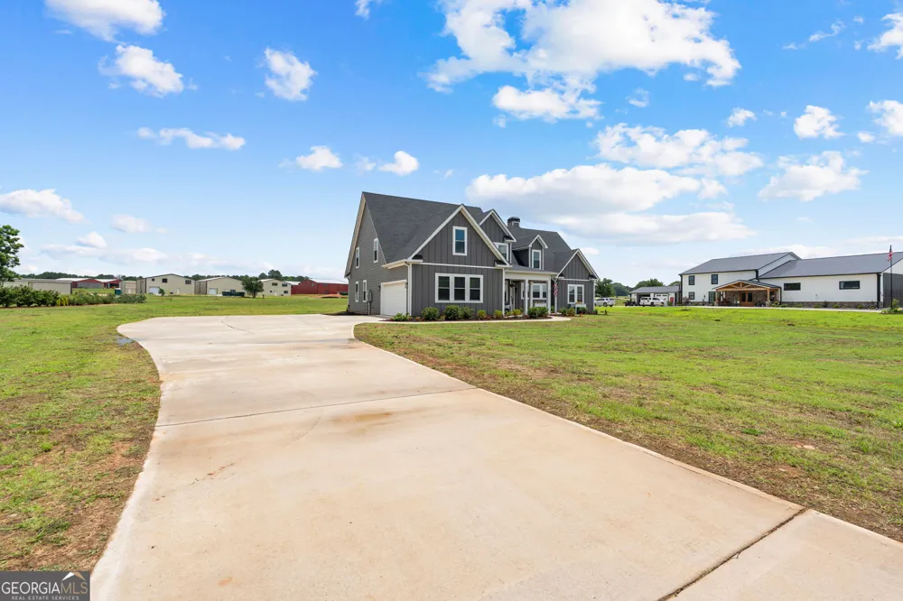 404 Whipple AVE Williamson, GA 30292