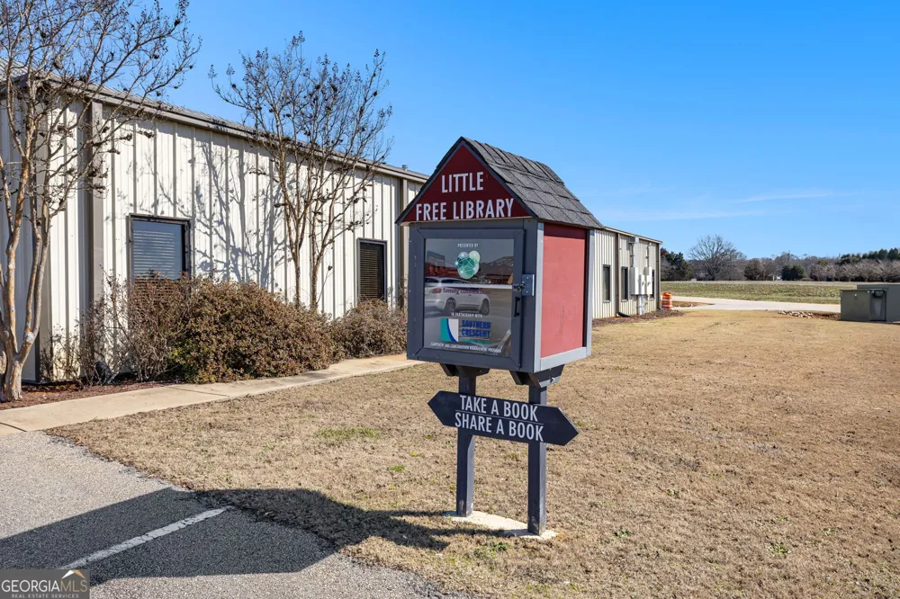 404 Whipple AVE Williamson, GA 30292