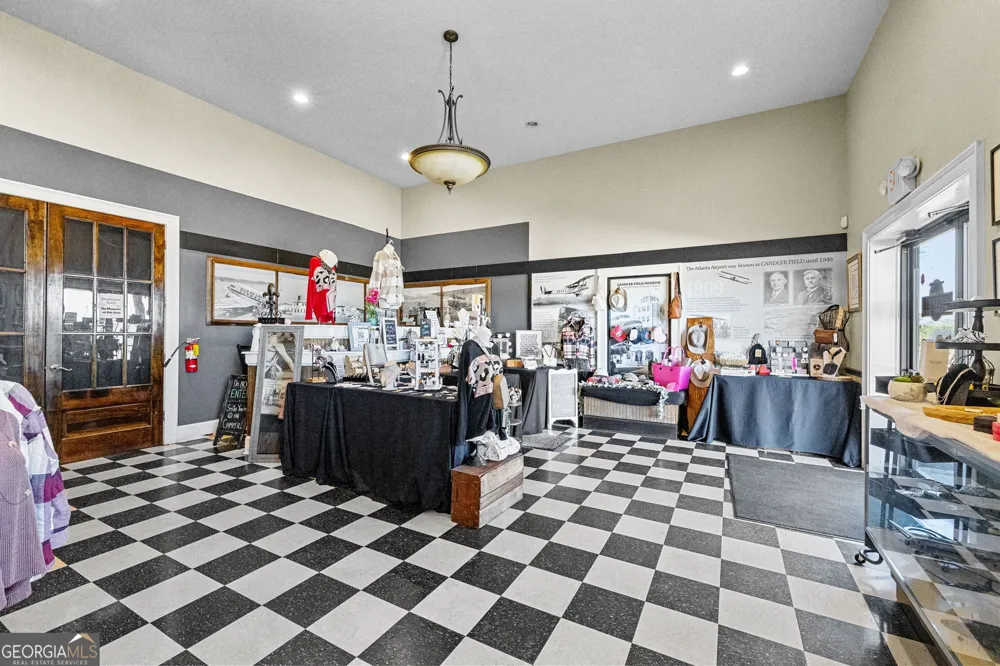 404 Whipple AVE Williamson, GA 30292