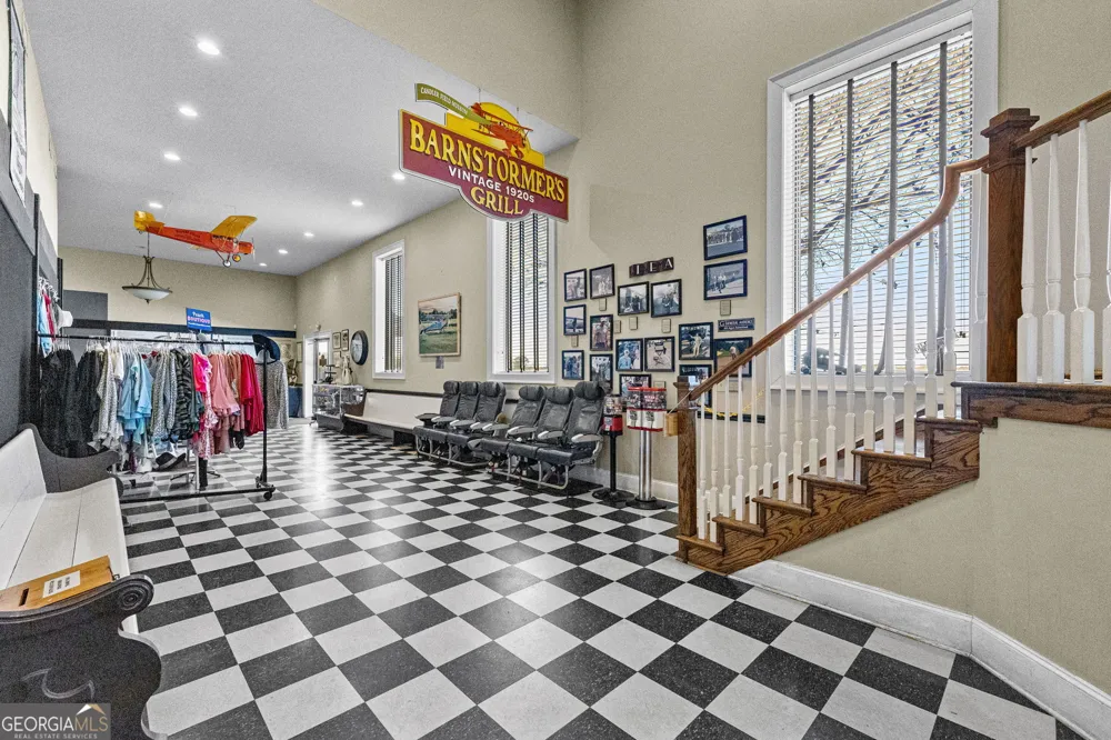 404 Whipple AVE Williamson, GA 30292