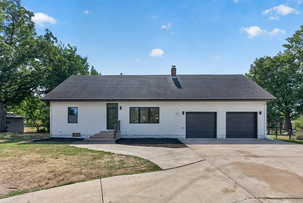 364 County Road C W Roseville, MN 55113