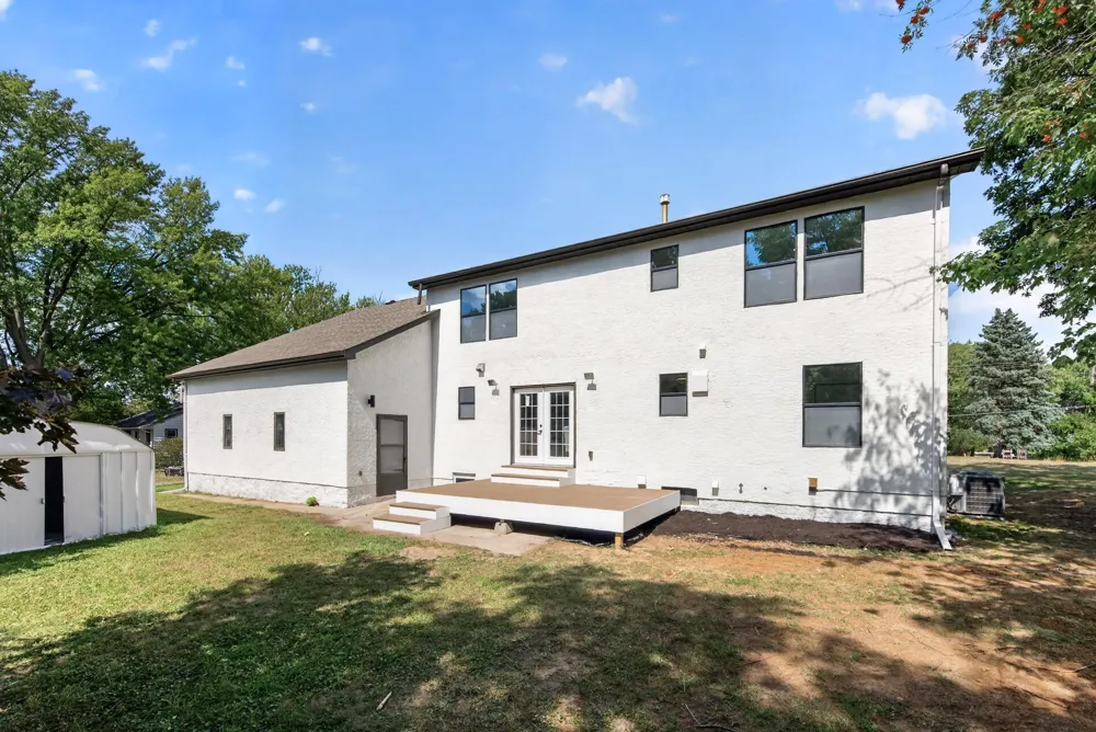 364 County Road C W Roseville, MN 55113