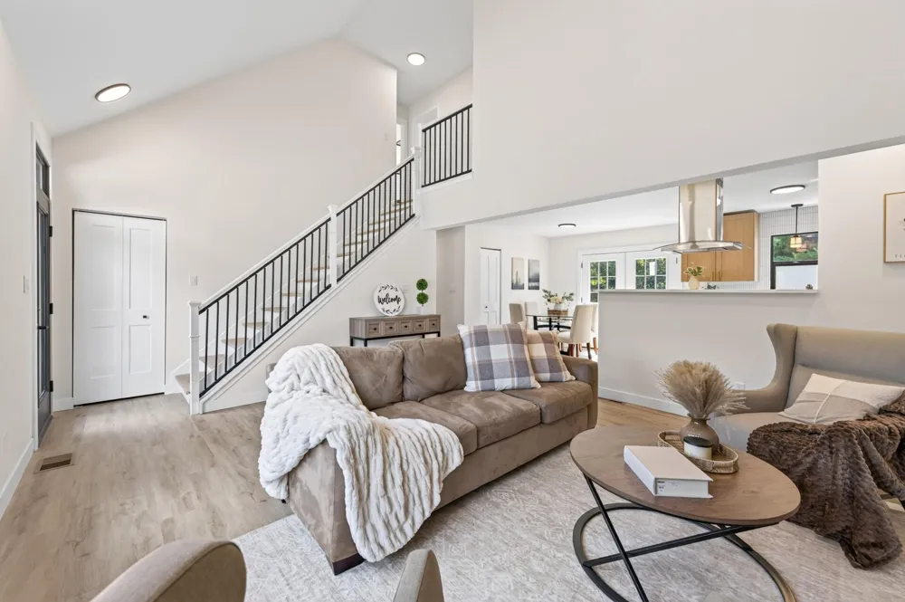 364 County Road C W Roseville, MN 55113
