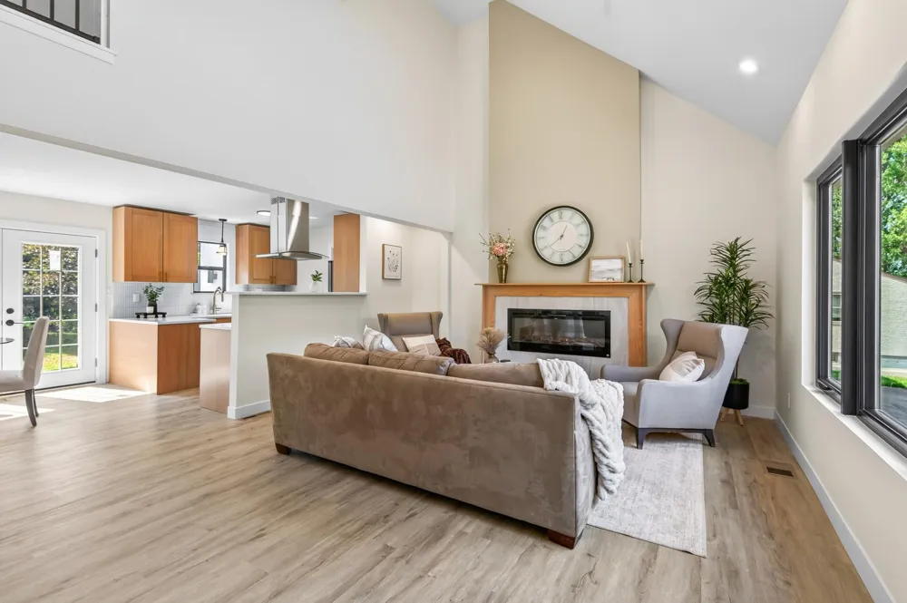 364 County Road C W Roseville, MN 55113