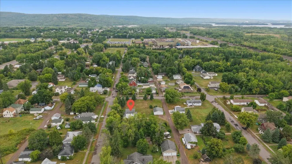 324 98th Avenue W Duluth, MN 55808
