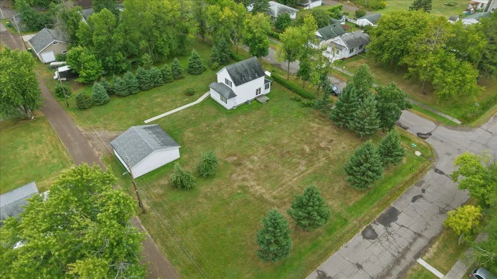324 98th Avenue W Duluth, MN 55808