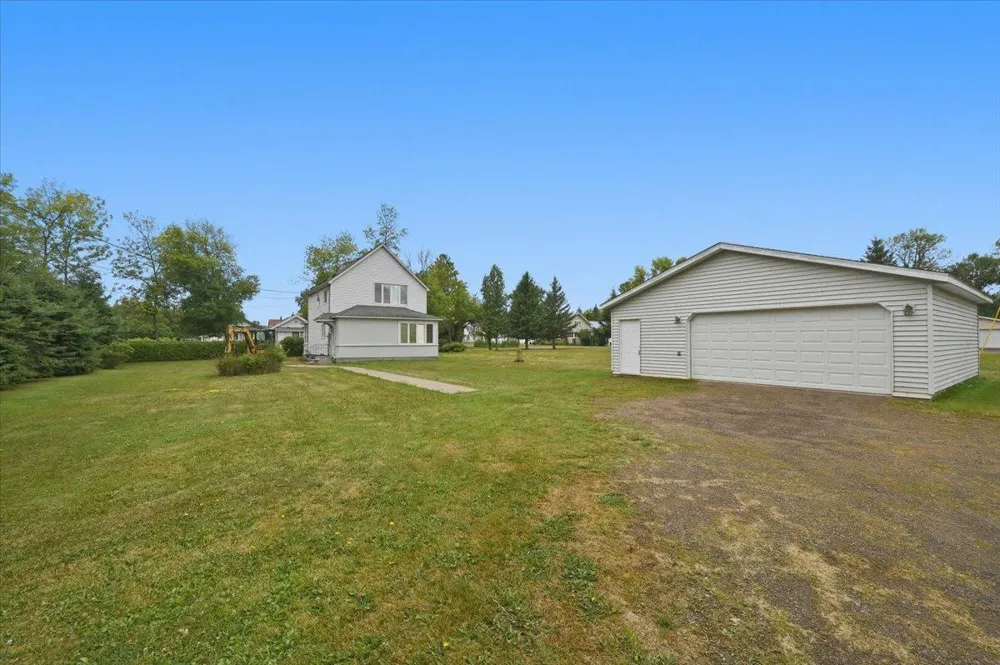 324 98th Avenue W Duluth, MN 55808