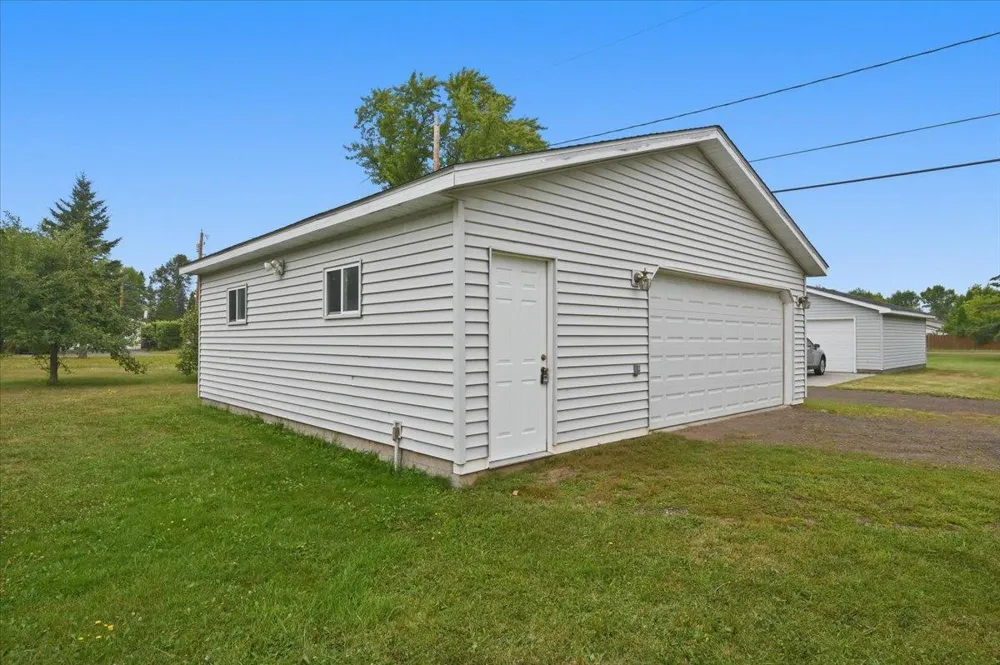 324 98th Avenue W Duluth, MN 55808