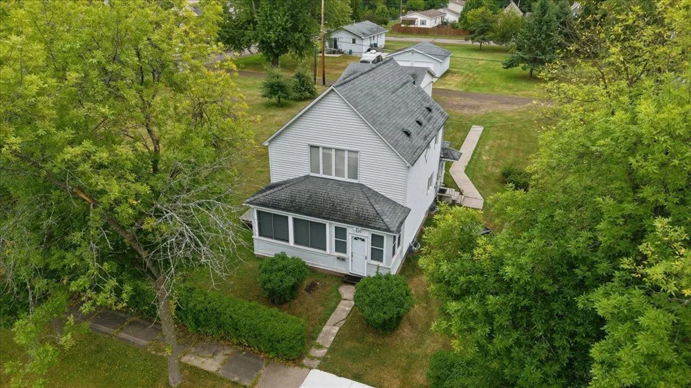 324 98th Avenue W Duluth, MN 55808
