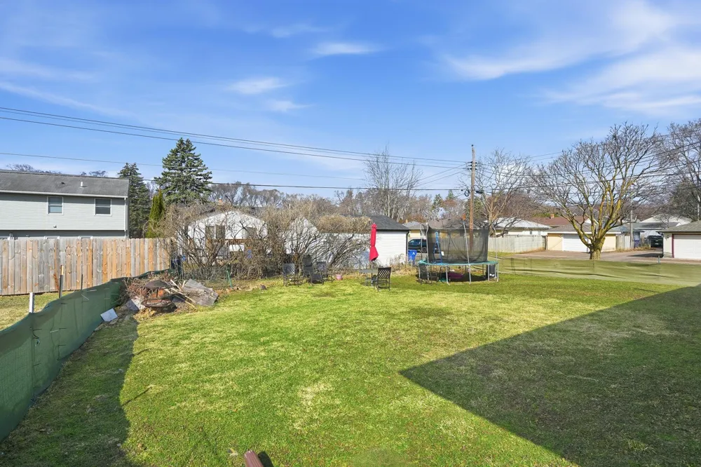1561 Clarence Street Saint Paul, MN 55106