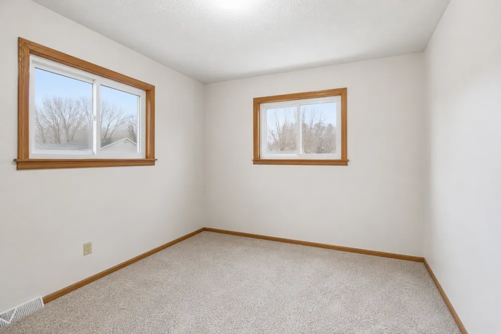 1561 Clarence Street Saint Paul, MN 55106