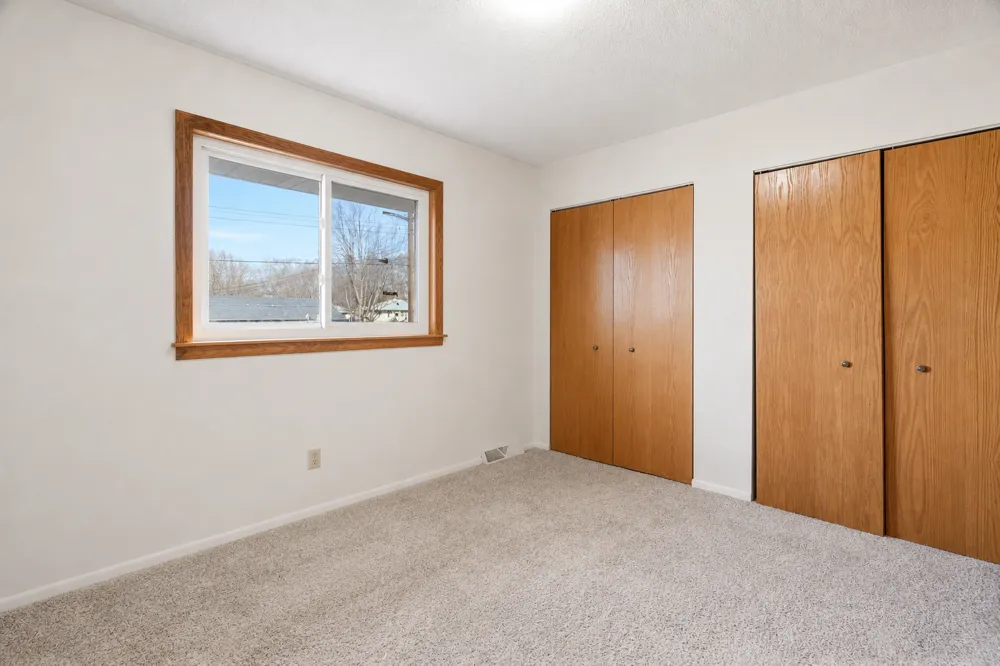 1561 Clarence Street Saint Paul, MN 55106