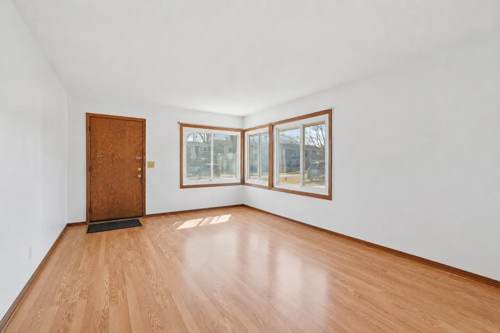 1561 Clarence Street Saint Paul, MN 55106