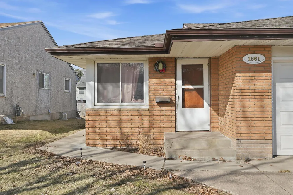 1561 Clarence Street Saint Paul, MN 55106