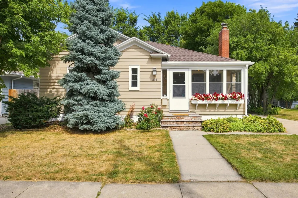 514 4th Avenue S Moorhead, MN 56560