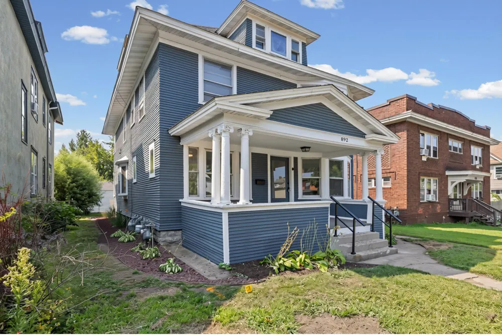 892r Marshall Avenue Saint Paul, MN 55104