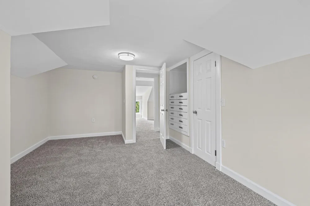 892r Marshall Avenue Saint Paul, MN 55104