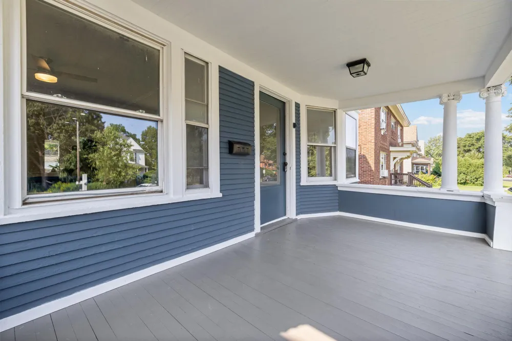 892r Marshall Avenue Saint Paul, MN 55104