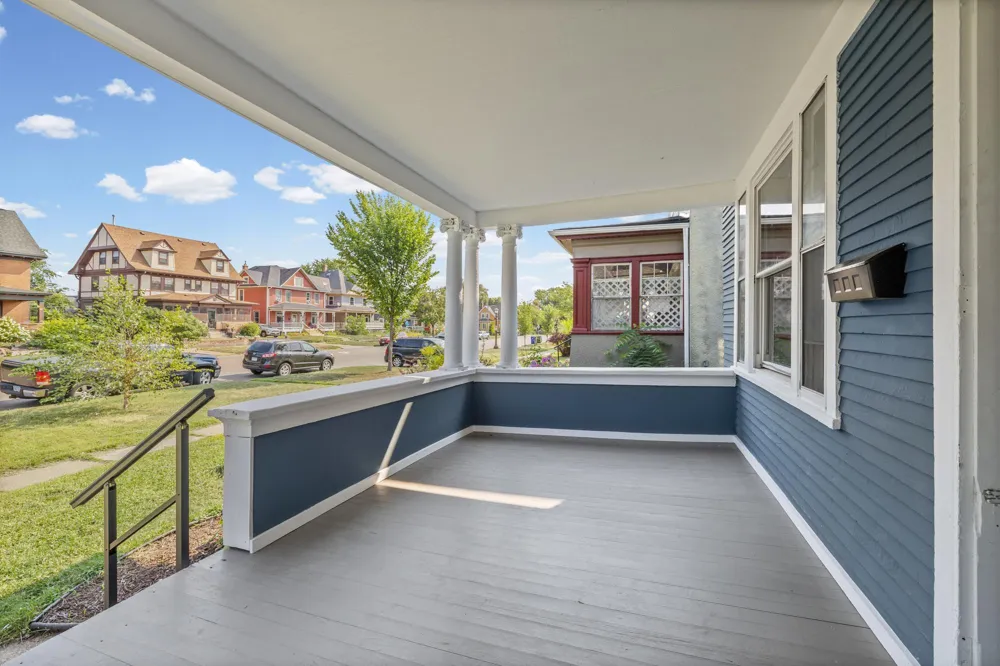 892r Marshall Avenue Saint Paul, MN 55104