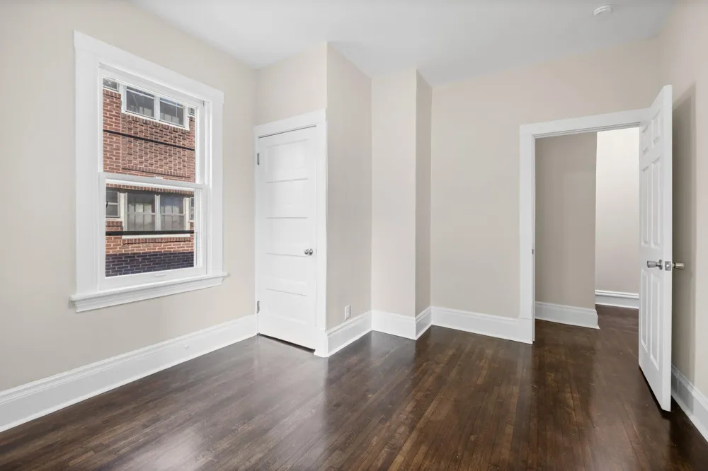 892r Marshall Avenue Saint Paul, MN 55104
