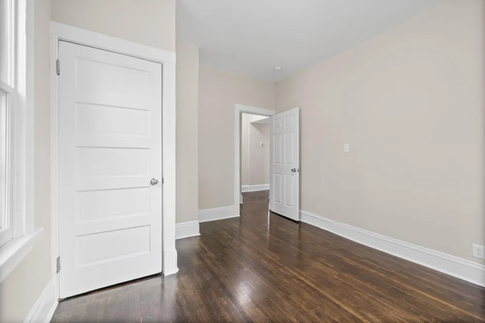 892r Marshall Avenue Saint Paul, MN 55104